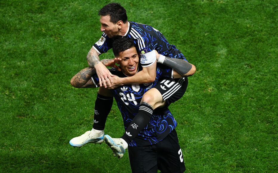 Argentine 2–1 Angleterre : Messi en finale, l'Albiceleste au sommet