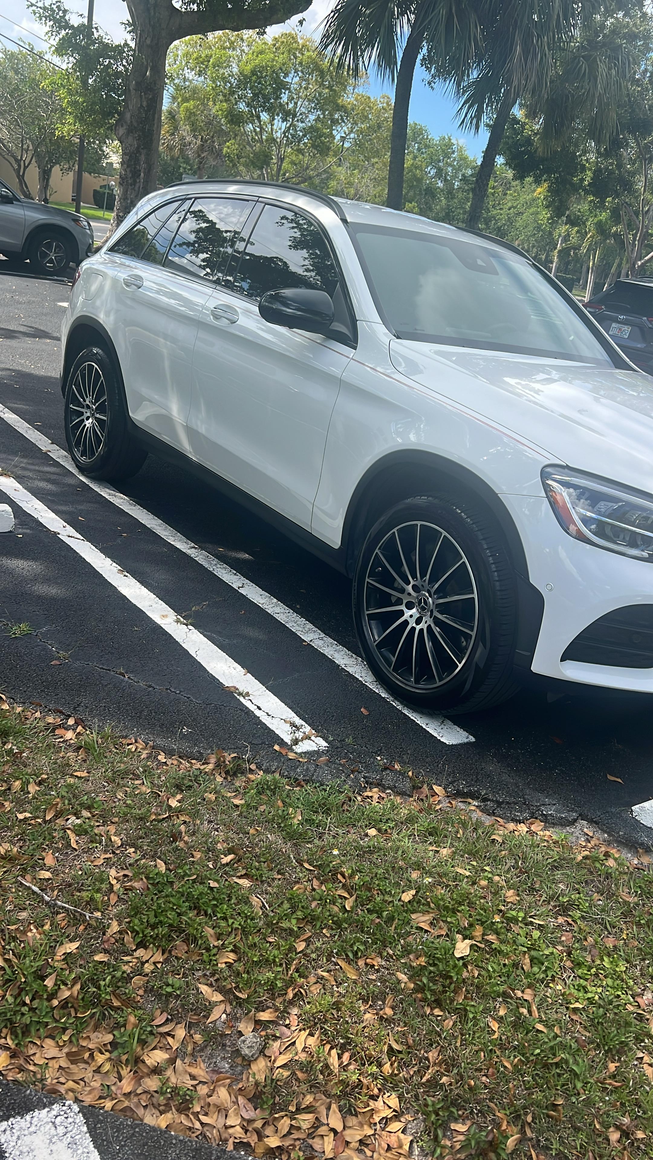 GLC 300 Side
